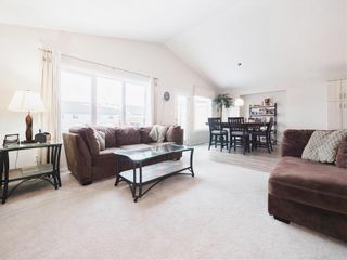 Photo 7: 15 Larry Vickar Drive East in Winnipeg: Devonshire Village Residential for sale (3K)  : MLS®# 202228285