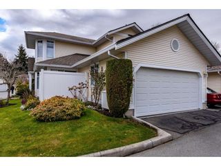 Photo 2: 51 8737 212 Street in Langley: Walnut Grove Townhouse for sale in "Chartwell Green" : MLS®# R2448561