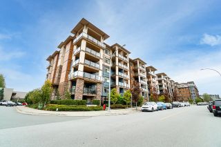 Photo 1: 402 20673 78 Avenue in Langley: Willoughby Heights Condo for sale in "Grayston" : MLS®# R2842238