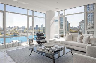 Photo 4: 1502 1111 MARINASIDE Crescent in Vancouver: Yaletown Condo for sale in "Aquarius" (Vancouver West)  : MLS®# R2702214