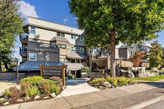 Photo 1: 103 1870 E SOUTHMERE Crescent in Surrey: King George Corridor Condo for sale in "Southmere Crescent East" (South Surrey White Rock)  : MLS®# R2728038