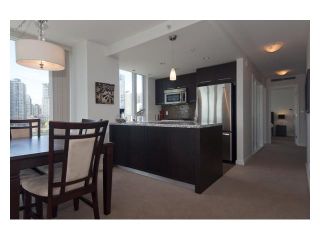 Photo 2: 706 918 COOPERAGE Way in Vancouver: False Creek North Condo for sale in "MARINER" (Vancouver West)  : MLS®# V862033
