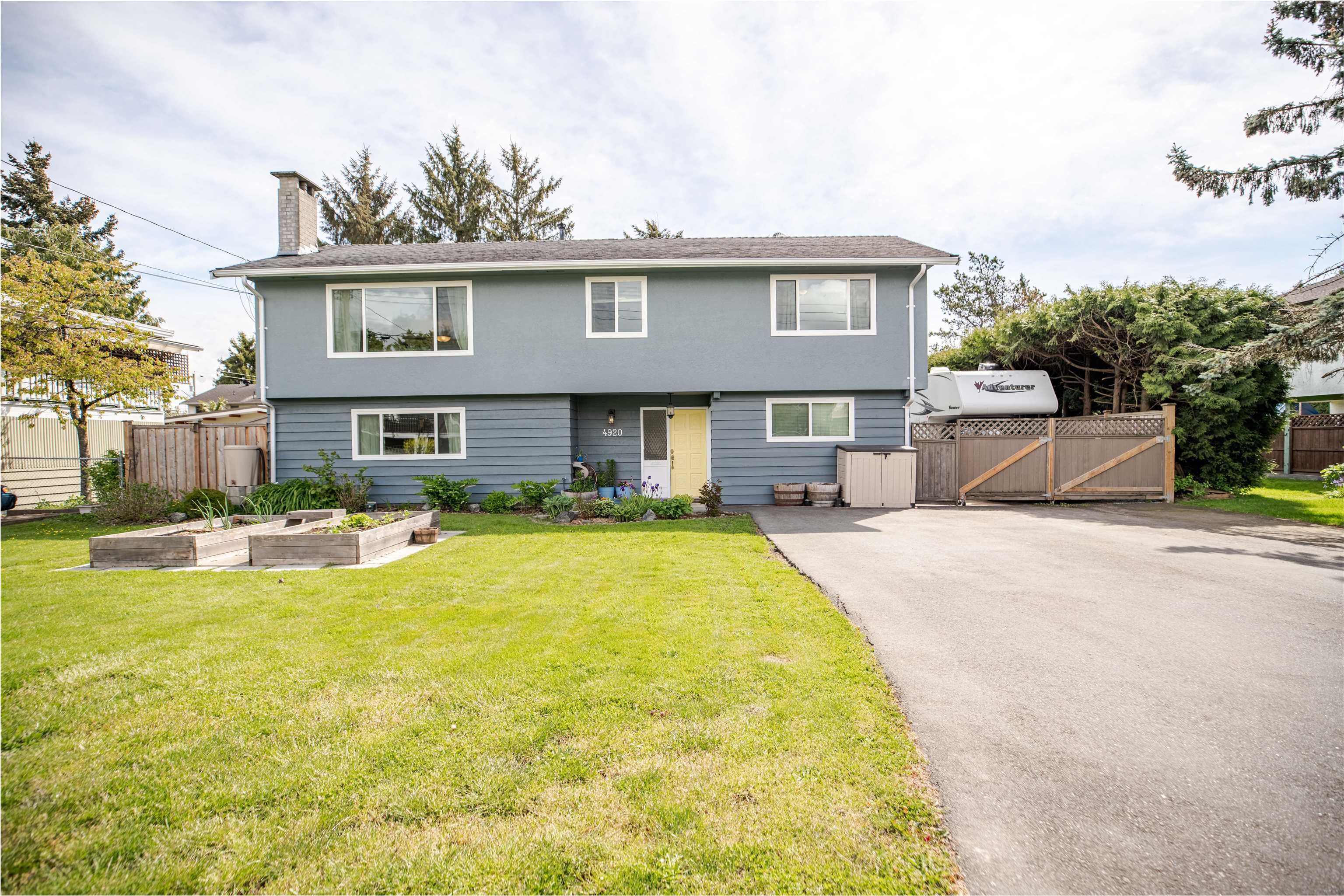 Main Photo: 4920 COLEMAN Place in Delta: Hawthorne House for sale (Ladner)  : MLS®# R2688923