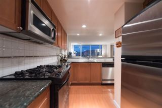 Photo 10: 702 1485 W 6TH AVENUE in Vancouver: False Creek Condo for sale (Vancouver West)  : MLS®# R2158110