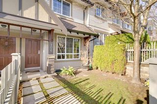 Photo 2: 106 2200 PANORAMA Drive in Port Moody: Heritage Woods PM Townhouse for sale in "QUEST" : MLS®# R2248826