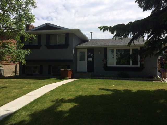 Main Photo: 5735 RUNDLEHORN Drive NE in CALGARY: Pineridge Residential Detached Single Family for sale (Calgary)  : MLS®# C3625179