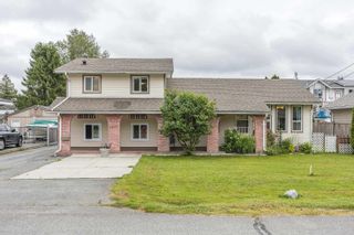 Photo 1: 11866 STEPHENS Street in Maple Ridge: East Central House for sale : MLS®# R2747795
