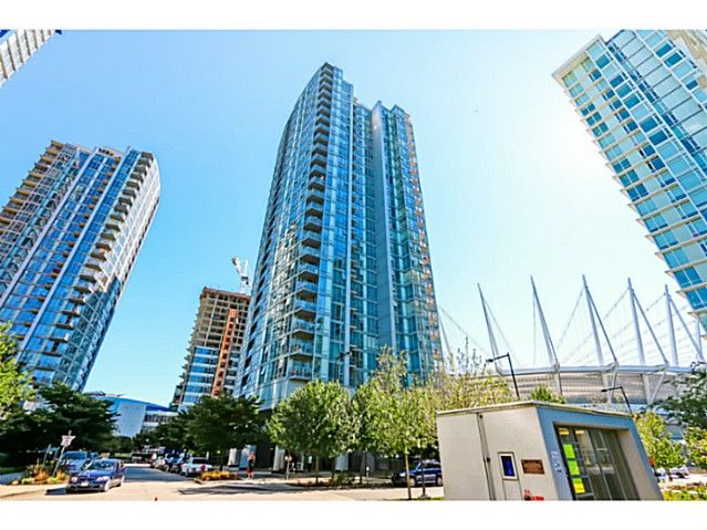 FEATURED LISTING: 1707 - 668 CITADEL PARADE Vancouver