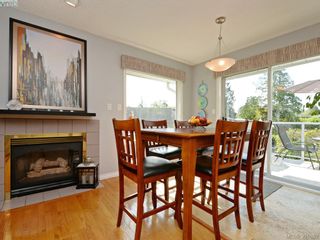 Photo 4: 294 Ilott Pl in VICTORIA: Co Lagoon House for sale (Colwood)  : MLS®# 787710
