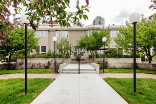 Photo 1: 108 1124 14 Avenue SW in Calgary: Beltline Row/Townhouse for sale : MLS®# A1232064