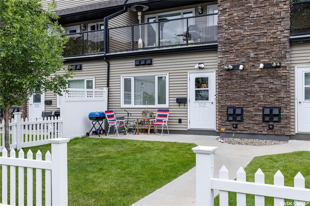 Main Photo: 103 110 Shillington Crescent in Saskatoon: Blairmore Residential for sale : MLS®# SK906000