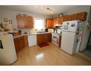 Photo 5: 49 HUNTERHORN Crescent NE in CALGARY: Huntington Hills Residential Detached Single Family for sale (Calgary)  : MLS®# C3315059