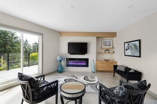 Photo 3: 4507 WOODGREEN Drive in West Vancouver: Cypress Park Estates House for sale : MLS®# R2643296