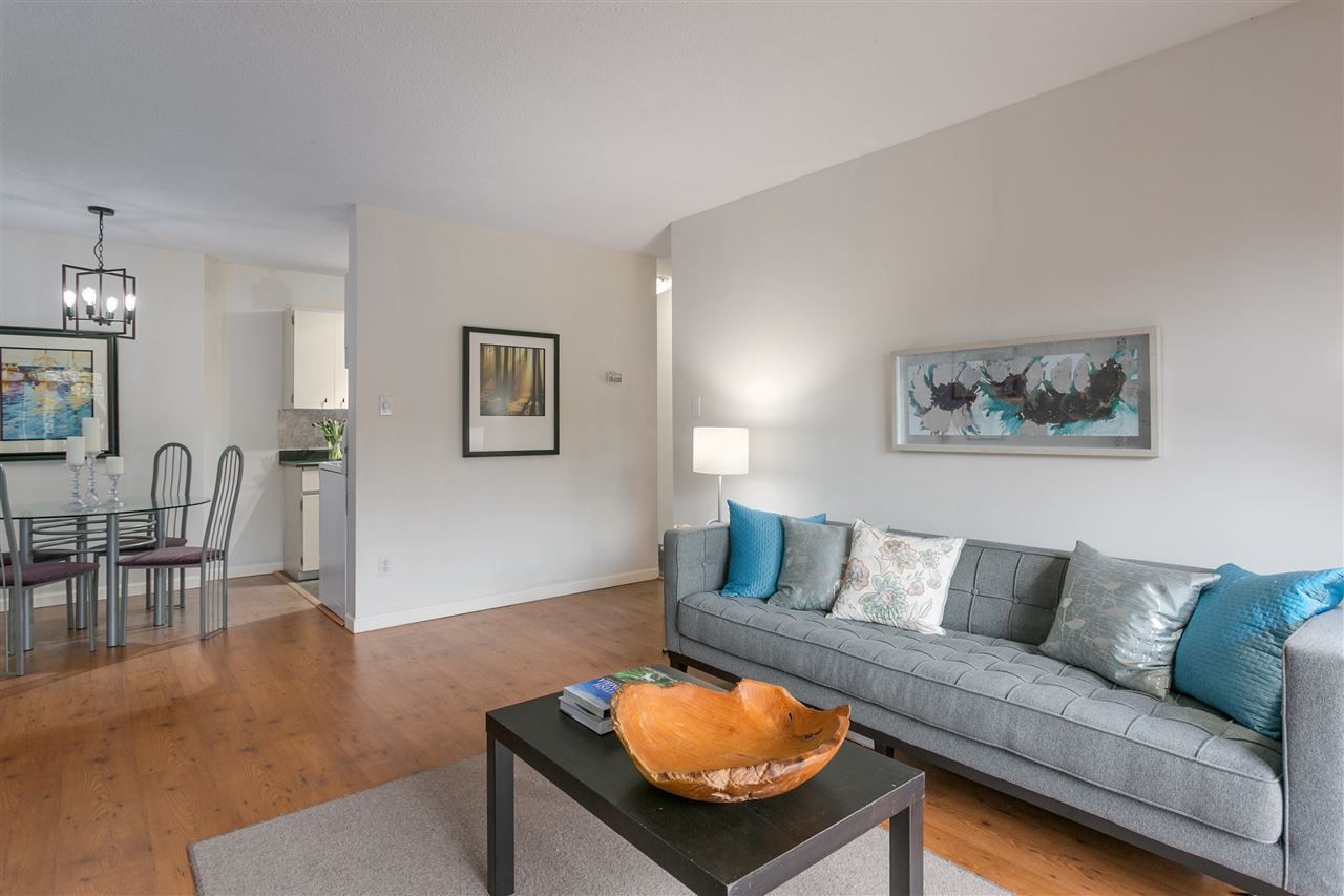 Main Photo: 307 211 W 3RD Street in North Vancouver: Lower Lonsdale Condo for sale in "Villa Aurora" : MLS®# R2244439