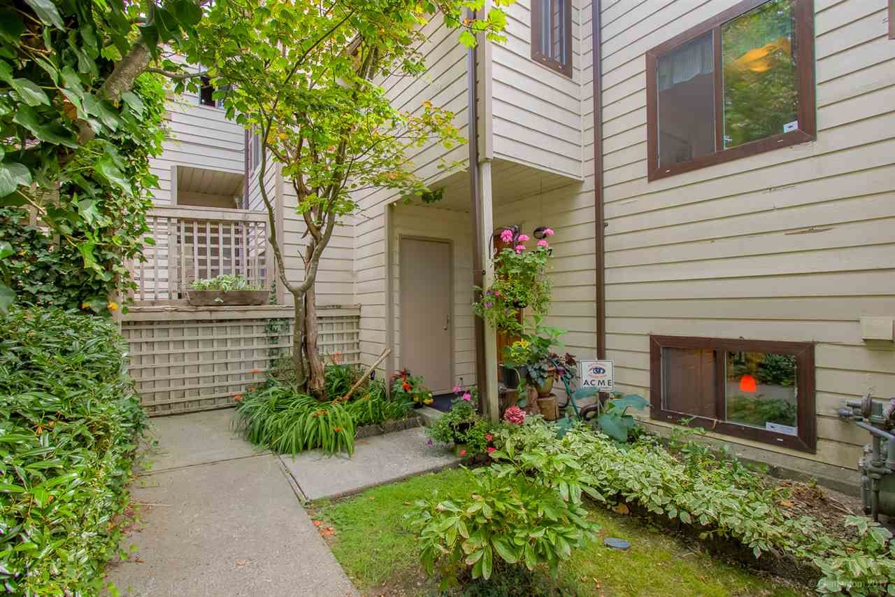 Main Photo: 2737 ELLERSLIE Avenue in Burnaby: Montecito Townhouse for sale in "Creekside" (Burnaby North)  : MLS®# R2199875