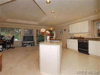 Photo 10: 1270 Carina Pl in VICTORIA: SE Maplewood House for sale (Saanich East)  : MLS®# 597435