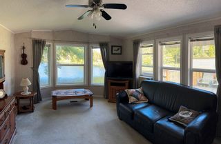 Photo 4: 14 12793 MADEIRA PARK Road in Madeira Park: Pender Harbour Egmont Manufactured Home for sale in "Edgewater Place" (Sunshine Coast)  : MLS®# R2891101