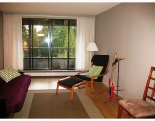 Photo 3: 608 6595 WILLINGDON Avenue in Burnaby: Metrotown Condo for sale in "HUNTLEY MANOR" (Burnaby South)  : MLS®# V812647