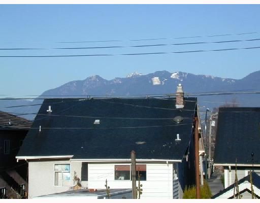 Photo 3: Photos: 2345 KITCHENER Street in Vancouver: Grandview VE House for sale (Vancouver East)  : MLS®# V679425