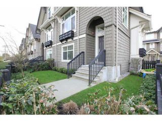 Photo 3: 697 PREMIER Street in North Vancouver: Lynnmour Townhouse for sale in "WEDGEWOOD" : MLS®# V1112919