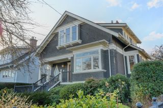 Photo 1: 84 Moss St in Victoria: Vi Fairfield West House for sale : MLS®# 891138