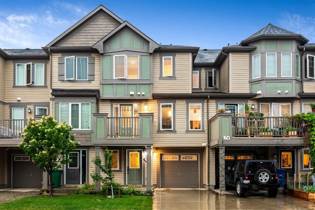 Main Photo: 11 Windstone Green SW: Airdrie Row/Townhouse for sale : MLS®# A1127775