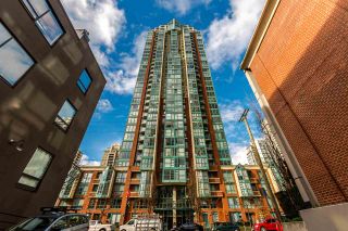 FEATURED LISTING: 406 - 939 HOMER Street Vancouver