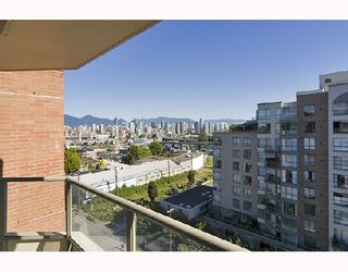 Photo 4: 1005 2201 PINE Street in Vancouver: Fairview VW Condo for sale in "MERIDIAN COVE" (Vancouver West)  : MLS®# V736582
