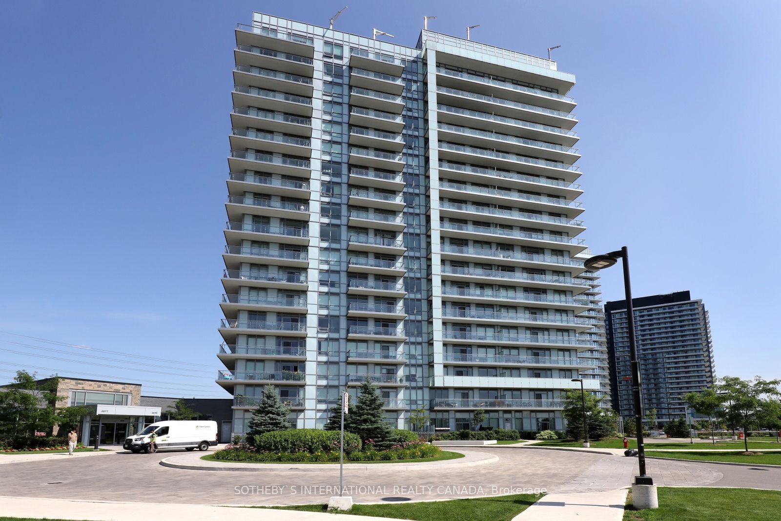 Main Photo: 1810 4699 Glen Erin Drive in Mississauga: Central Erin Mills Condo for lease : MLS®# W6683648