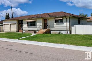 Photo 2: 10926 134A Avenue in Edmonton: Zone 01 House for sale : MLS®# E4300839