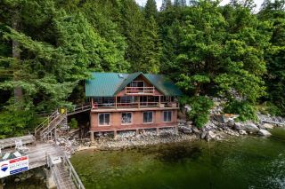 Photo 2: 11 JOHNSON Bay in North Vancouver: Indian Arm House for sale in "Johnson Bay" : MLS®# R2851895