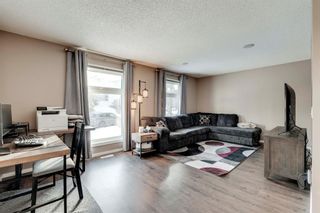 Photo 4: 41 Queen Anne Close SE in Calgary: Queensland Detached for sale : MLS®# A2021417
