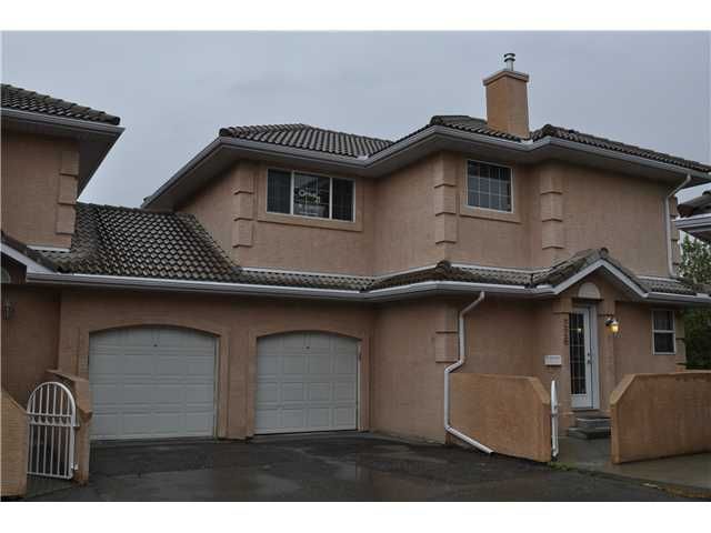 Welcome Home to this fantastic 2 storey in the gated Community of Coral Cove Estates!