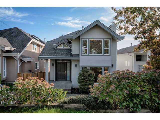 Main Photo: 305 W 28TH ST in North Vancouver: Upper Lonsdale House for sale : MLS®# V1090443