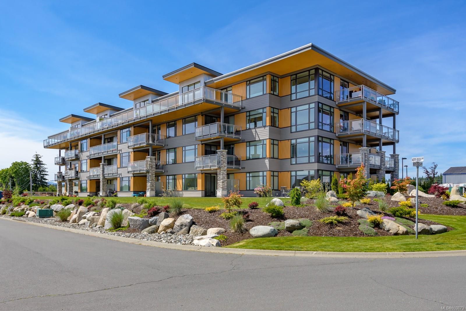 Main Photo: 204 2777 North Beach Dr in Campbell River: CR Campbell River North Condo for sale : MLS®# 933873
