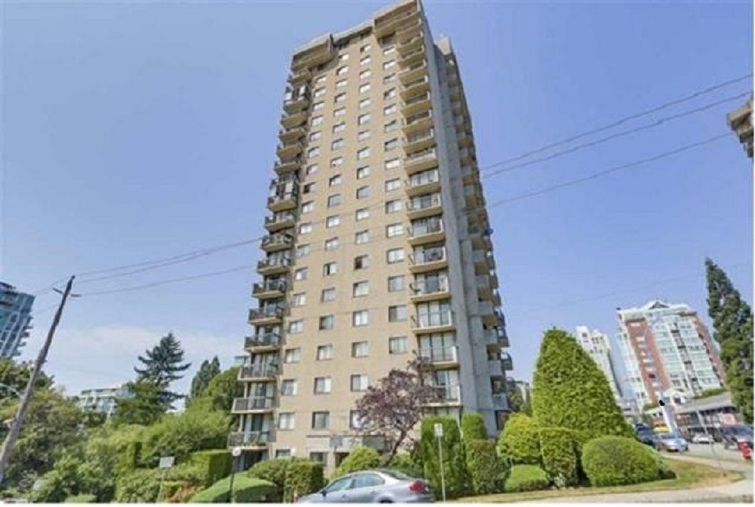 Main Photo:  in North Vancouver: Lower Lonsdale Condo for sale in "Talisman Towers" : MLS®# R2380344