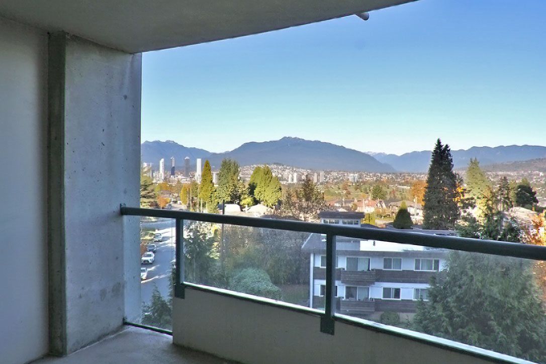 Main Photo: 606 4567 HAZEL Street in Burnaby: Forest Glen BS Condo for sale (Burnaby South)  : MLS®# R2519980