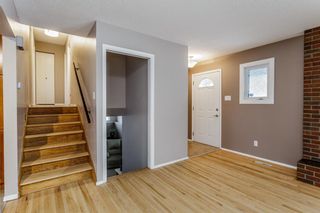Photo 2: 608 Willacy Drive SE in Calgary: Willow Park Detached for sale : MLS®# A1050257