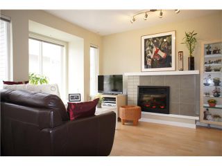 Photo 4: 27 7370 STRIDE Avenue in Burnaby: Edmonds BE Townhouse for sale in "MAPLEWOOD TERRACE" (Burnaby East)  : MLS®# V938567