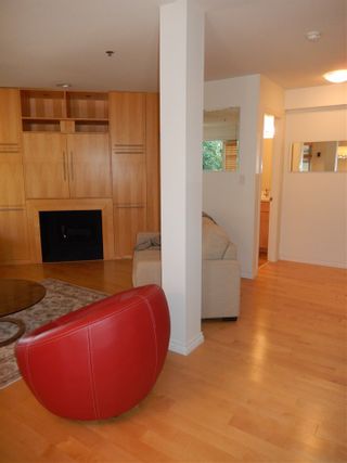 Photo 6: 1453 WALNUT Street in Vancouver: Kitsilano Townhouse for sale (Vancouver West)  : MLS®# R2197205