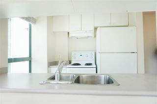 Photo 5: 707 1188 HOWE Street in Vancouver: Downtown VW Condo for sale in "1188 HOWE" (Vancouver West)  : MLS®# R2189781