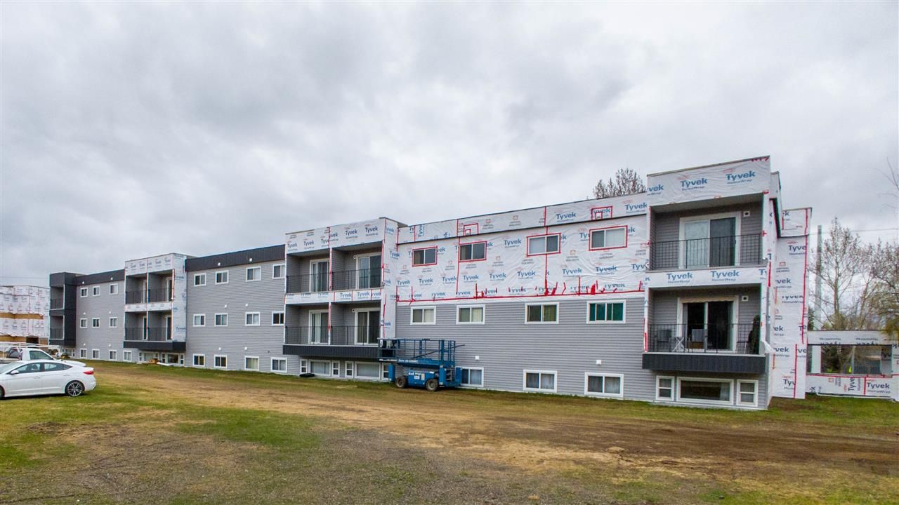 Main Photo: 302 3644 ARNETT Avenue in Prince George: Pinecone Condo for sale in "PINECONE" (PG City West (Zone 71))  : MLS®# R2454221