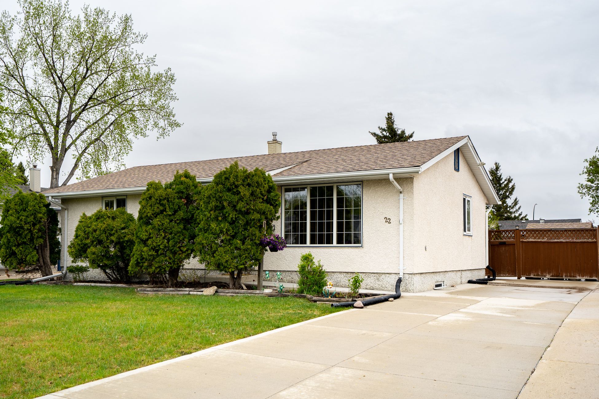 Main Photo: Southdale Bungalow: House for sale (Winnipeg) 