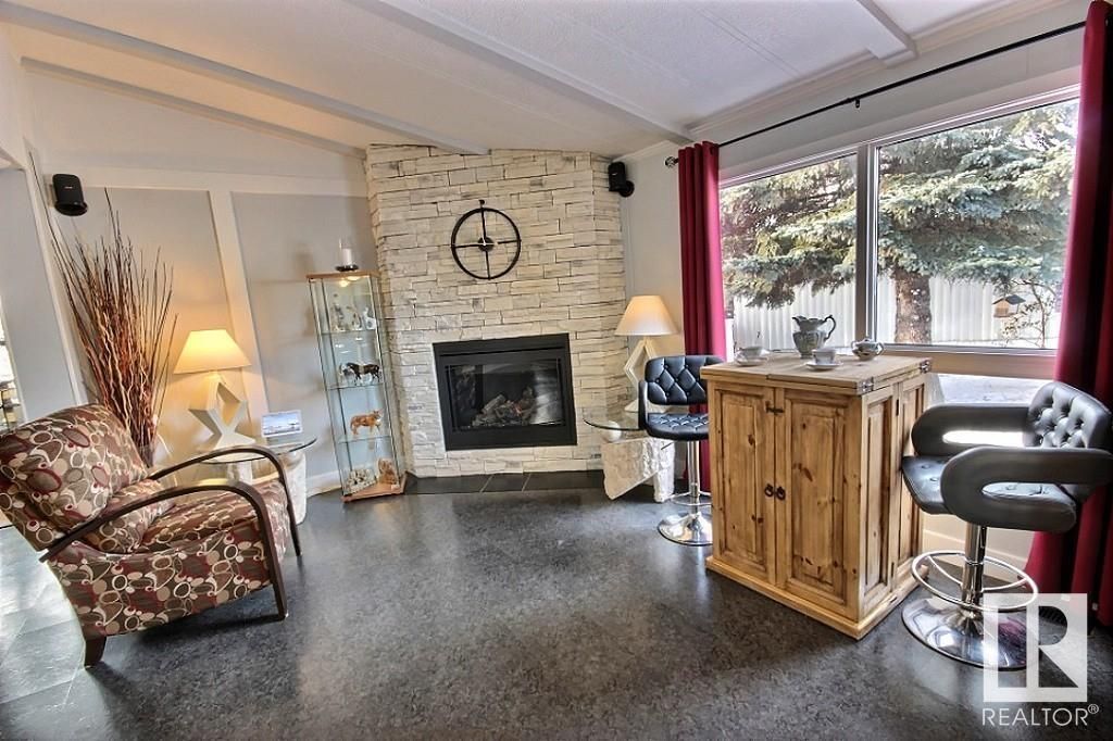 Main Photo: 2630 Lakeview Place in Edmonton: Zone 59 Mobile for sale : MLS®# E4325095