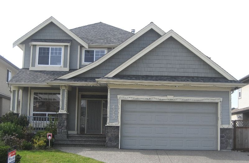 Photo 1: Photos: 6349 167A Street in Surrey: Cloverdale BC House for sale in "CLOVER RIDGE" (Cloverdale)  : MLS®# F2806277