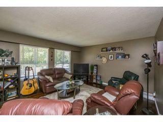 Photo 3: 3462 ETON Crescent in Abbotsford: Abbotsford East House for sale : MLS®# R2100252