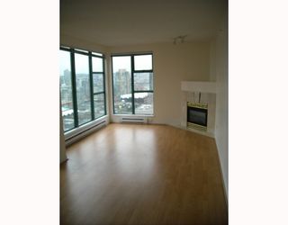 Photo 2: 2107 939 HOMER Street in Vancouver: Downtown VW Condo for sale in "THE PINNACLE" (Vancouver West)  : MLS®# V746950
