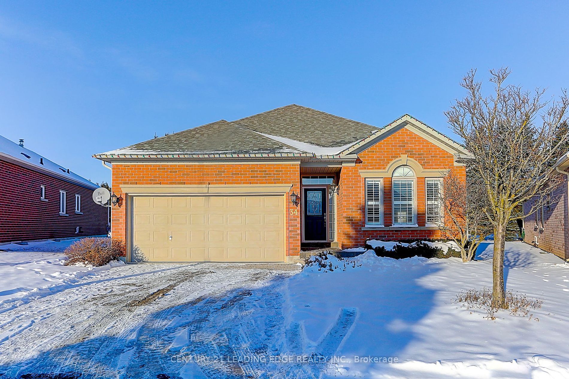 Main Photo: 34 Golden Bear Court in Whitchurch-Stouffville: Ballantrae House (Bungalow) for sale : MLS®# N8010298
