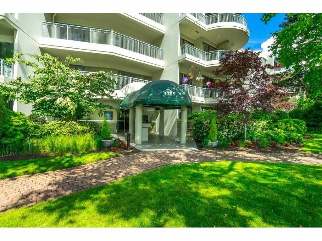 Main Photo: 209 1785 MARTIN Drive in Surrey: Sunnyside Park Surrey Condo for sale in "Southwynd" (South Surrey White Rock)  : MLS®# R2591811