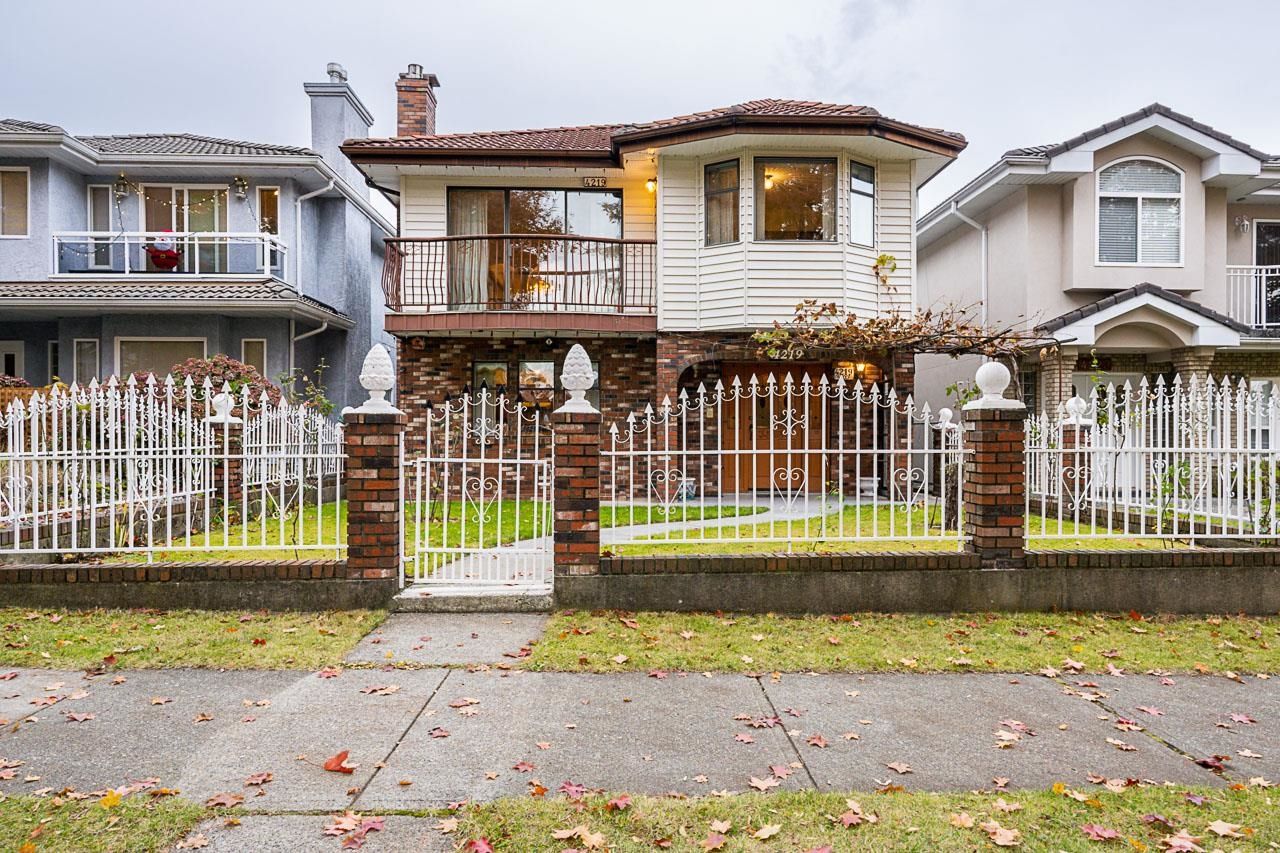 Main Photo: 4219 PANDORA Street in Burnaby: Vancouver Heights House for sale (Burnaby North)  : MLS®# R2739580